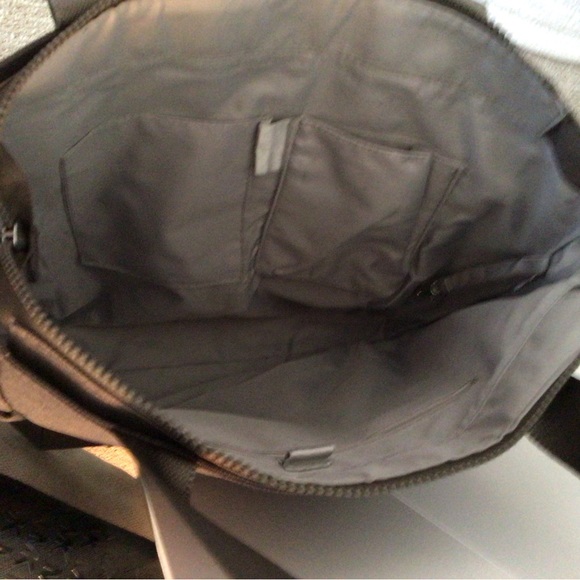 Baggalini shoulder bag - Picture 4 of 4